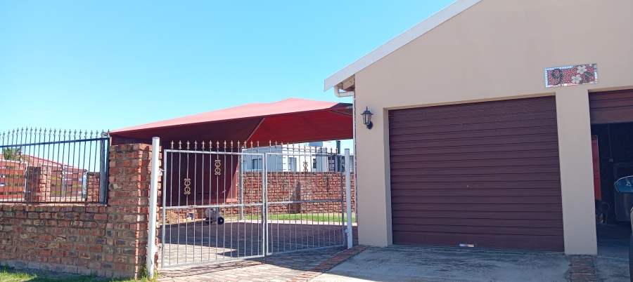 3 Bedroom Property for Sale in Strelitzia Park Eastern Cape